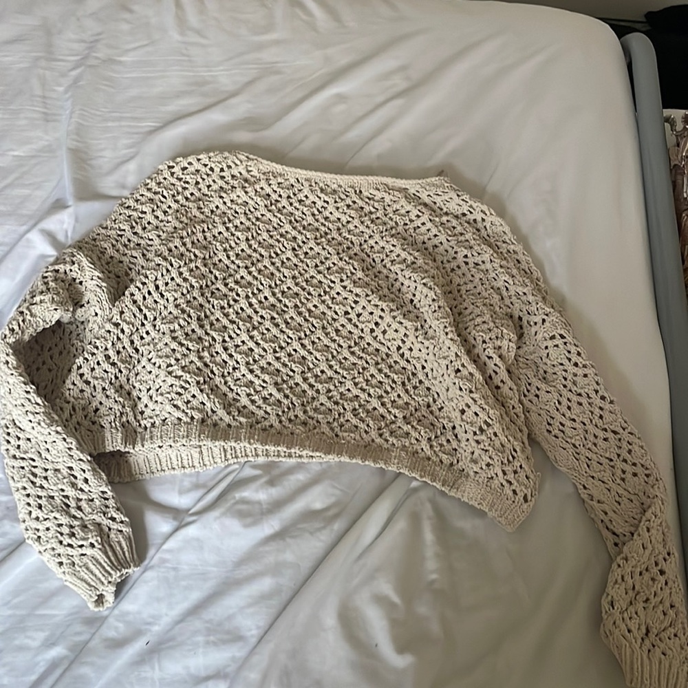 Jessica Simpson cropped sweater in size large. Worn once.